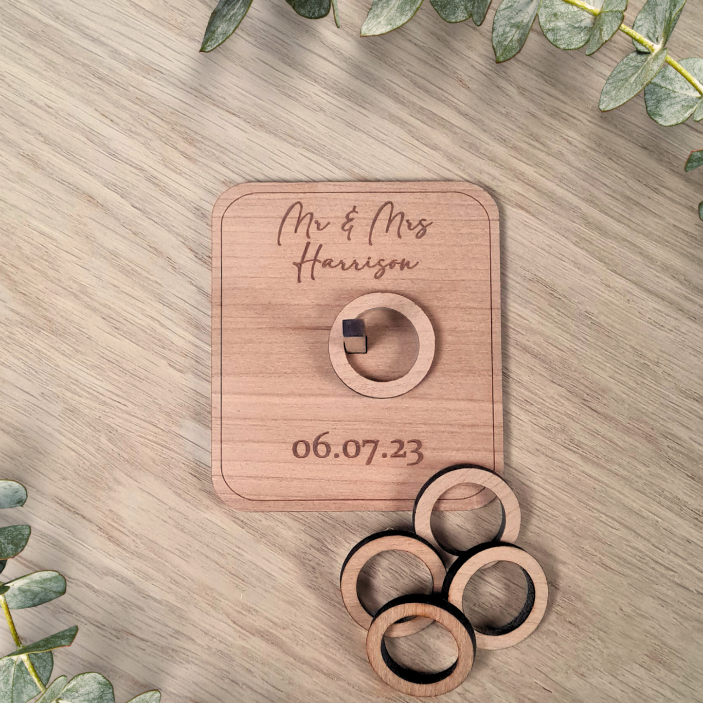 Ring toss style wedding favours!